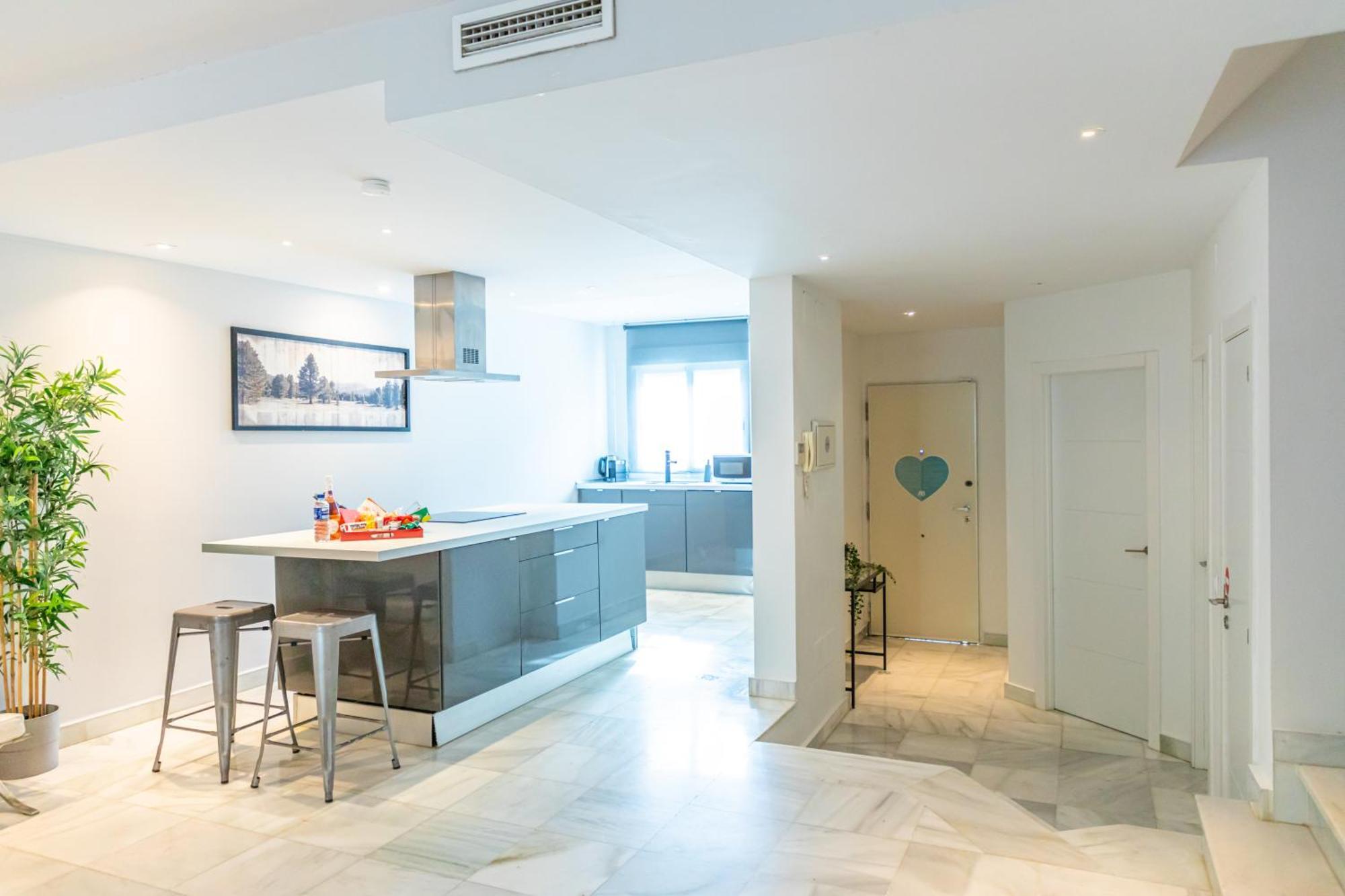 Rumah liburan Ab -design House Marbella- 3 Mn De Puerto Banus - Golden Mile - Tropical Garden And Pool